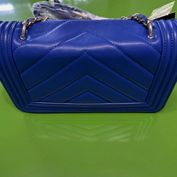 Badgley Mischka Quilted Crossbody Bag - Picture 3 of 7